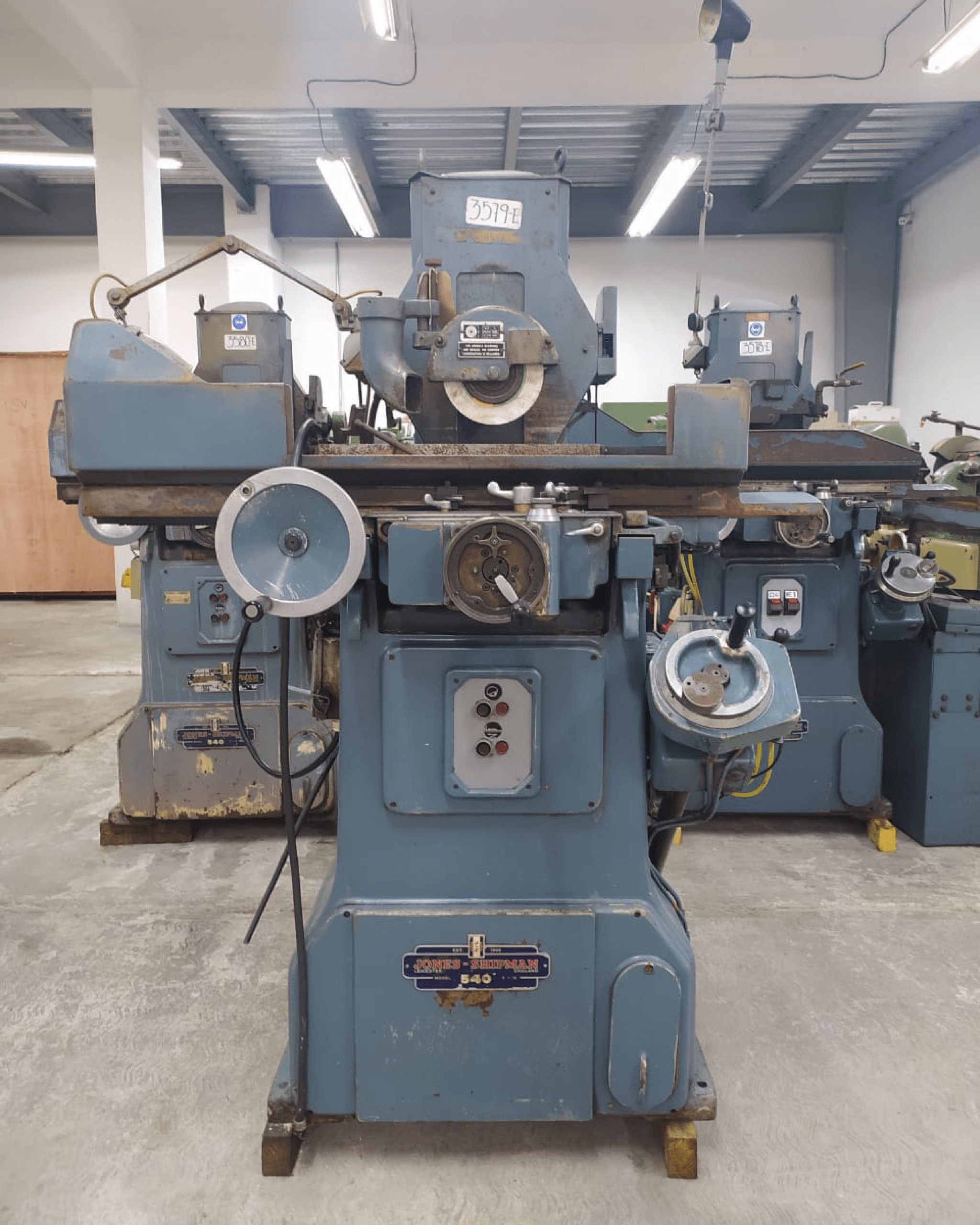 3579-E RECTIFICADORA SUPERFICIES PLANAS <br>MARCA JONES & SHIPMAN MODELO 540P