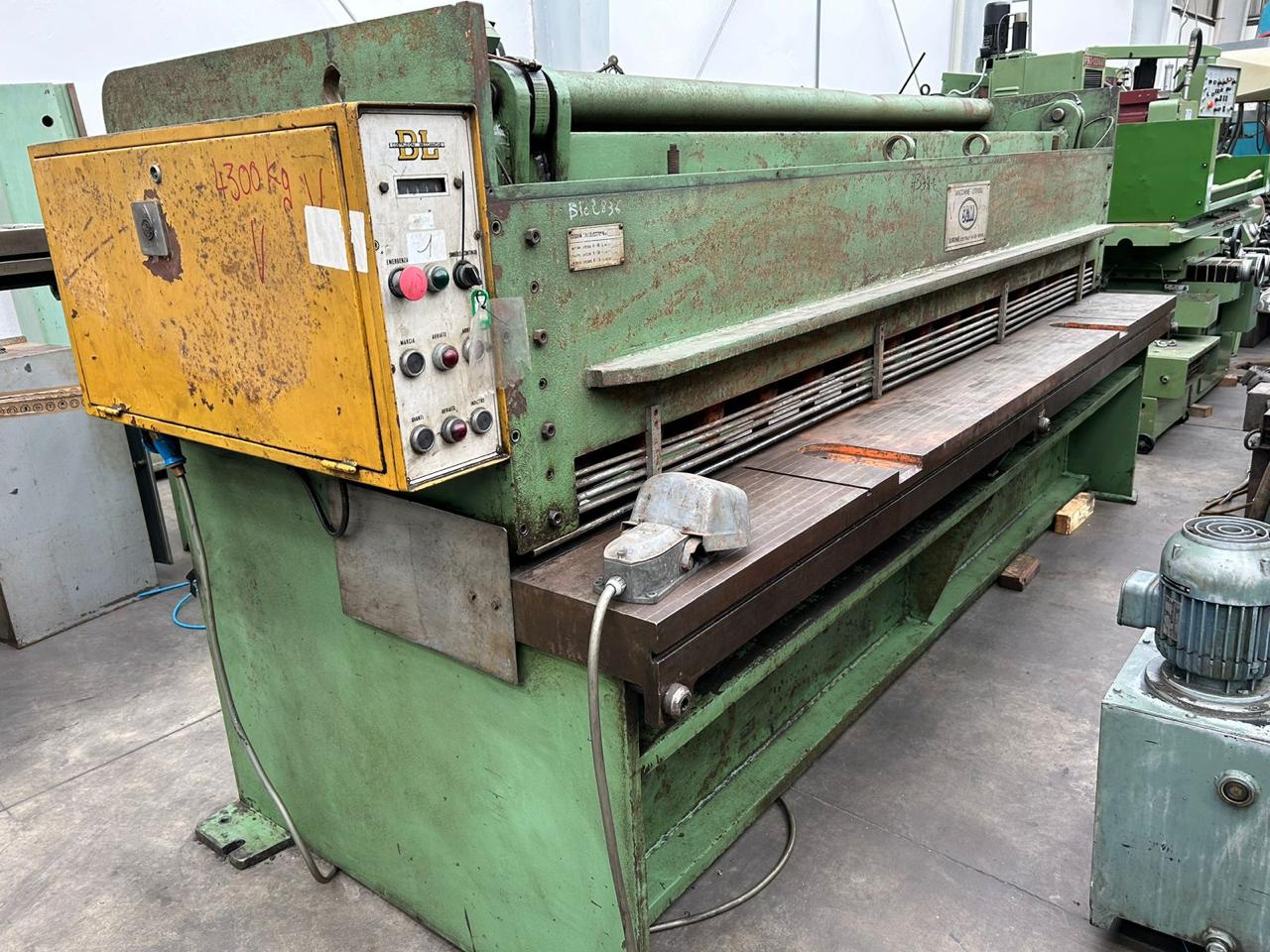 4374-E CIZALLA MECANICA MCA. SGM BL 3X3000 MM