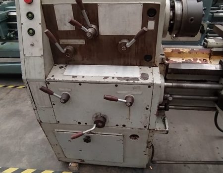 3725-E TORNO PARALELO MARCA POLACO MODELO TUD40. 1