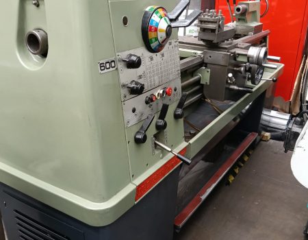 4337-E TORNO PARALELO MCA. COLCHESTER MOD. T2000.1