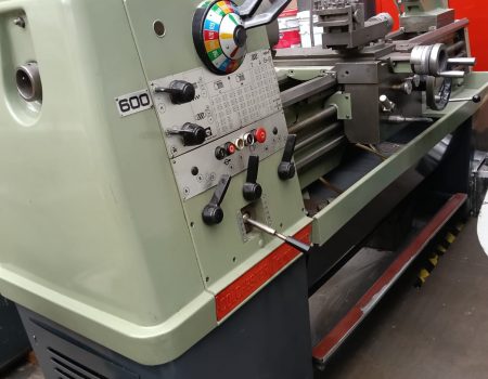 4337-E TORNO PARALELO MCA. COLCHESTER MOD. T2000.3