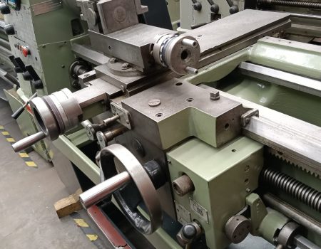 4337-E TORNO PARALELO MCA. COLCHESTER MOD. T2000.5