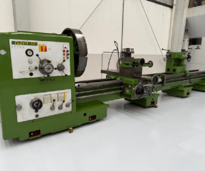 4568-E TORNO PARALELO MCA. MERLI CLOVIS MOD. 50 50X5000 MM