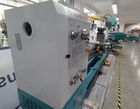 TORNO PARALELO MARCA EMW MODELO CQ6280CX3000 MM. 1