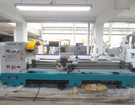 TORNO PARALELO MARCA EMW MODELO CQ6280CX3000 MM. 2