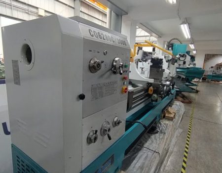 TORNO PARALELO MARCA EMW MODELO CQ6280CX3000 MM. 6