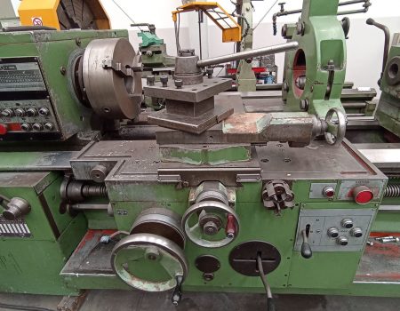 TORNO PARALELO MCA. TOS MOD. SUS63-1250 MM.3